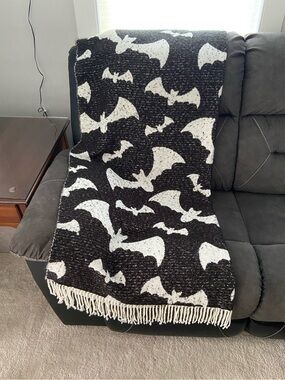 Well Dressed Home Reversible Bat Halloween Throw Blanket